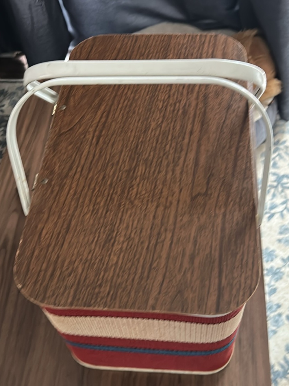 Vintage Redmond Picnic Basket - Picture 3 of 7
